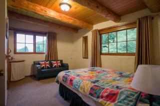 Galexy Lounge - Burkes Pass - 1
