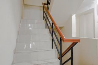 RedDoorz @ Jalan Biak Roxy Jakarta - Jakarta - 7