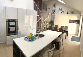 Modern City Centre House - Galway - 5