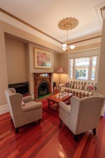 The Oaks Lilydale Accommodation - 1
