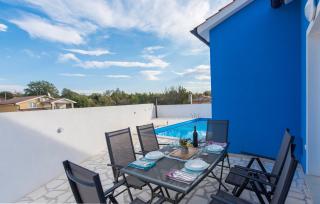 Blue Holiday House with Private Pool - Nova Vas - 9
