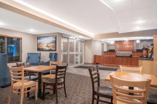 AmericInn by Wyndham Windom - Windom - 9