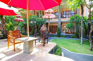 Gora Beach Inn - Kuta - 8