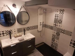 Suite luxe avec sauna et jacuzzi privée - Lambesc - 3