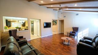 350k Home, 5 BDR, Up to 16 guest, Middle of Town - Templar - 0