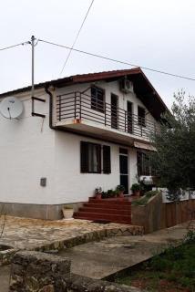 Apartments with parking space Vir - 16226 - 2