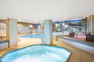 Ramada by Wyndham Midtown Grand Island - Grand Island - 5