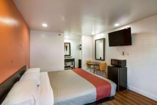 Motel 6 Monterey Park - Monterey Park - 2