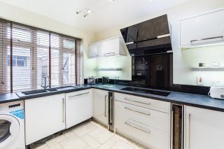 By Buildersbeds - Harlesden House 3 Bedrooms - Romford - 1