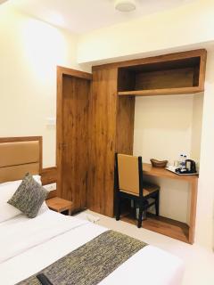 Hotel West Blue - Mumbai - 1