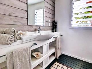 Sails Beach House - Luganville - 4
