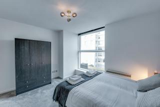 Super Prime City Centre Modern 3 Bed Apartment - Liverpool - 7
