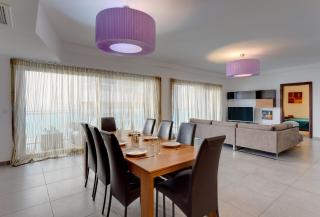 Seaview Apartment In Fort Cambridge, Sliema - Sliema - 9