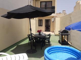 Blue Harbour 3 bedroom seafront apartment with large yard on the promenade - by Getawaysmalta - St Paul's Bay - 7