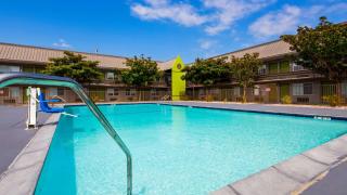 SureStay Plus Hotel by Best Western Point Richmond - Richmond - 9