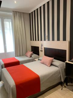 Hostal Castilla I Atocha - Madrid - 8