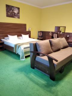 12 Months Mini Hotel - Odessa - 6