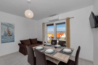 Apartments Sunshine - Jelsa - 9