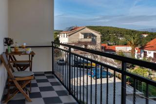 Apartments Sunshine - Jelsa - 1