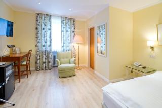 Romantik Waldhotel Mangold - Bergisch Gladbach - 5