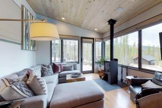 Lake Cabin 9 - Big Sky - 8