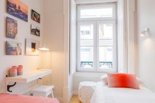 Alfama St George Castle District Fabulous 3 Bedrooms 2 Bathrooms AC Balcony 1st floor Apartment 19th Century Building - Lisboa - 1