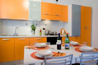 ORANGE APARTMENT - 0