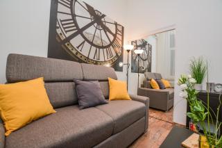 Timeless Apartment with FREE Private PARKING - 4
