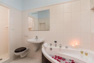 Wild Solutions Sauna Apartments - Krakow - 9