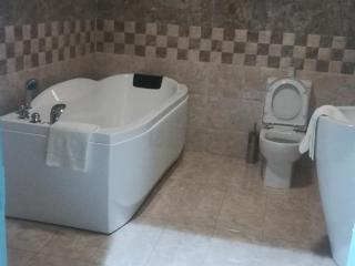 Girlie's bed and breakfast - 2