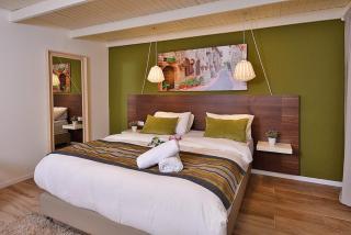 SOL Suite In The Village - 4