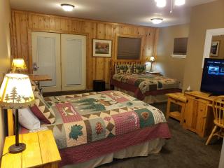 Willard Munger Inn - 1