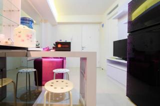 Comfy 2BR Bassura City Apartment near Mall By Travelio - 6
