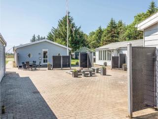 22-Bedroom Holiday Home In Henne - Henne - 2