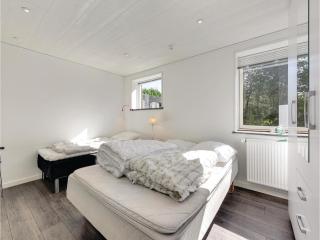 22-Bedroom Holiday Home In Henne - Henne - 1