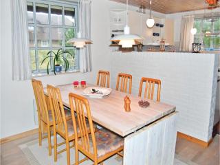 Three-Bedroom Holiday Home In Blavand - 2