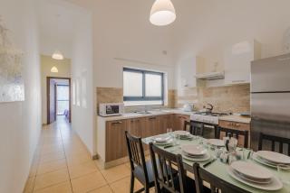 Blue Harbour Seafront 3 bedroom apartment, with spectacular sea views from terrace - by Getawaysmalta - St Paul's Bay - 4