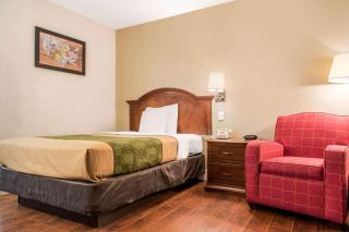 Econo Lodge - Holland - 6