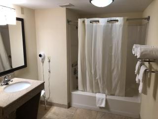 MHO INN and SUITES - Monmouth Junction - 1