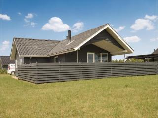 Four-Bedroom Holiday Home In Tarm - Tarm - 9