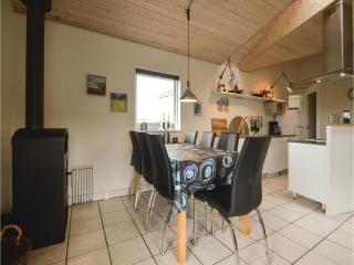 Four-Bedroom Holiday Home In Tarm - Tarm - 4