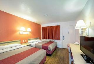 Motel 6-Greenville, TX - 3