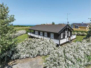Four-Bedroom Holiday Home In Glesborg - 1
