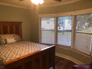 Beaufort SC New Renovation, Close to Parris Island, Historic Downtown, Beautiful Beaches, Sleeps 6 - Beaufort - 2