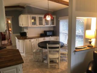 Beaufort SC New Renovation, Close to Parris Island, Historic Downtown, Beautiful Beaches, Sleeps 6 - Beaufort - 4