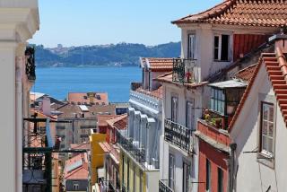 BL Bairro Alto famous BICA Funicular street view - Lisbona - 0