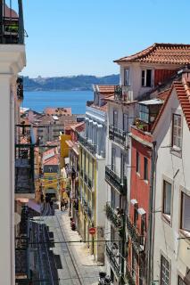 BL Bairro Alto famous BICA Funicular street view - Lisbona - 6