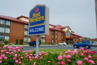 Best Western Luxbury Inn Fort Wayne - 1