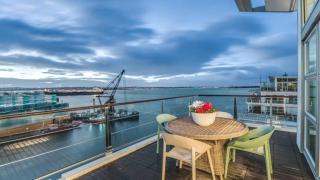 Princes Wharf's truly stunning North-West Loft - Auckland - 9