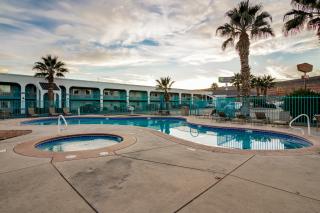 St. George Inn and Suites - St. George - 9